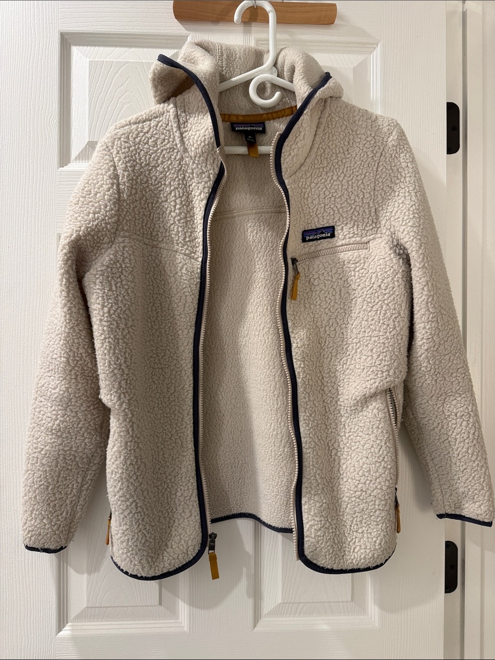 Patagonia Women’s Beige and Navy Fleece Jacket with Hood Sz XS